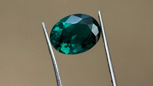 "Exquisite Lab Grown Emerald - High-Quality, Expertly Oval Emerald Cut, Certified"